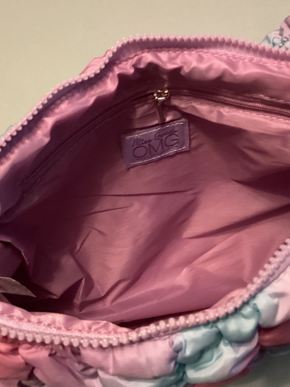 OMG Accessories puffy bag - Picture 5 of 5